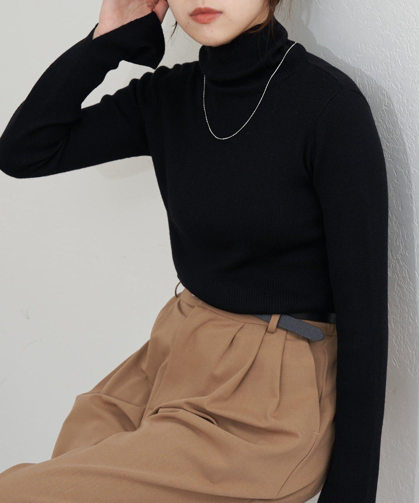 高領羅紋針織衫