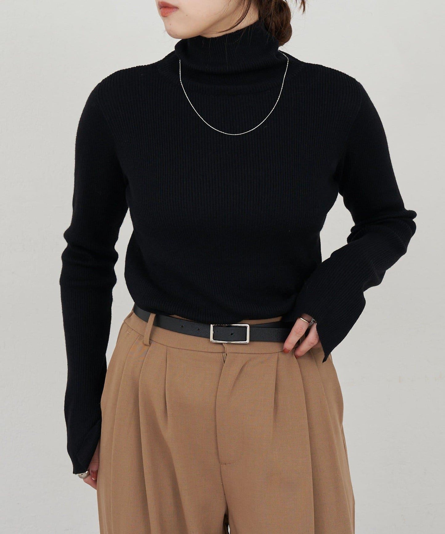 高領羅紋針織衫