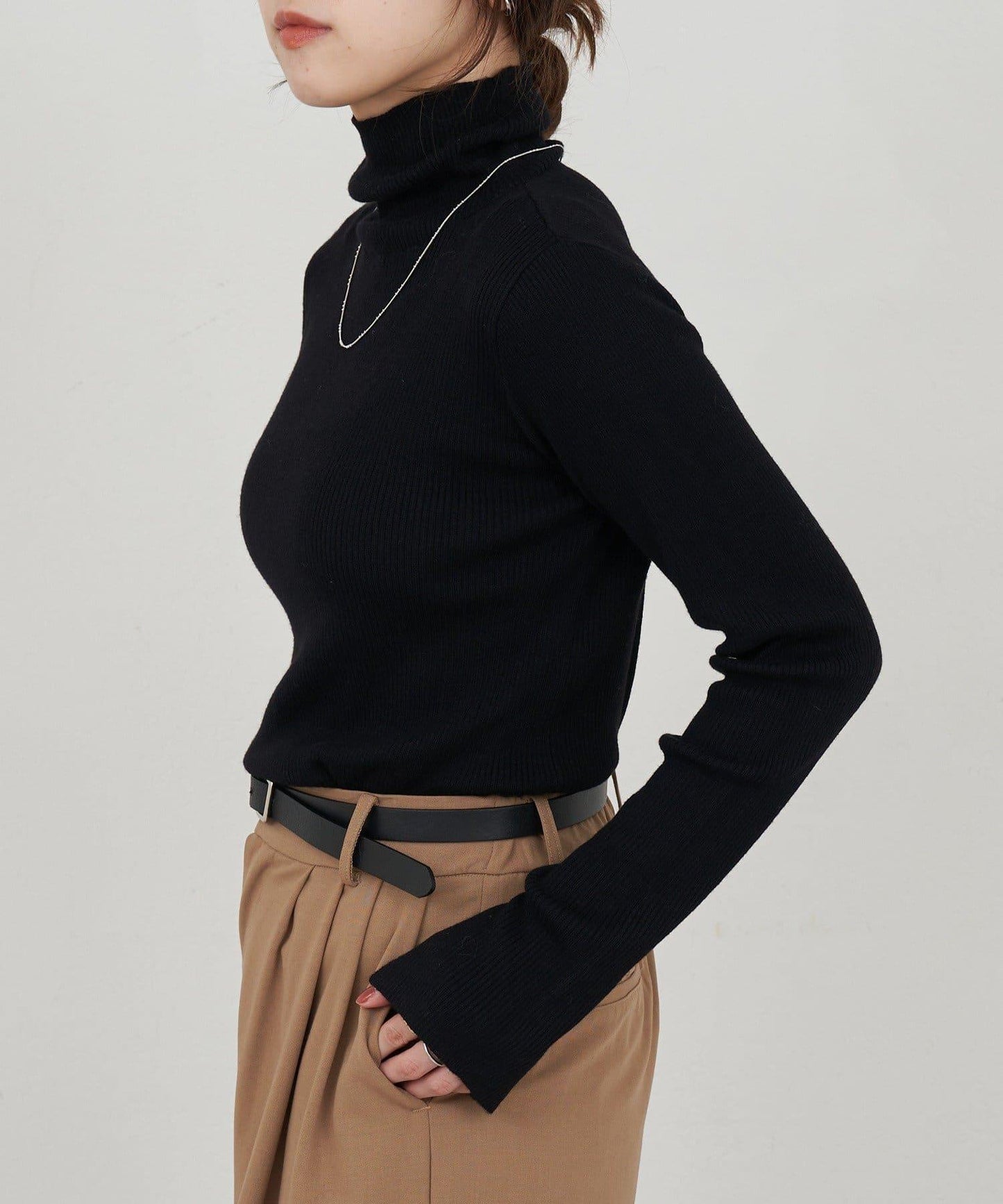 高領羅紋針織衫