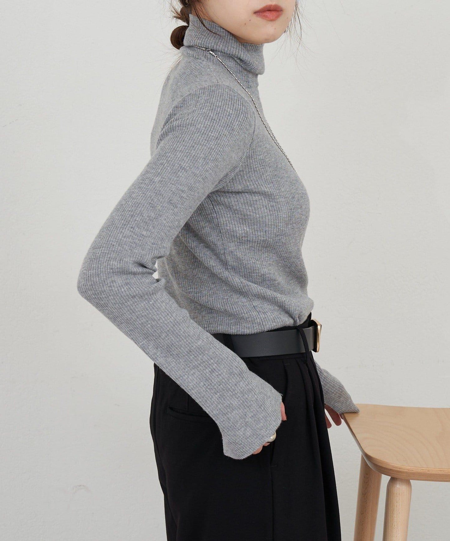 高領羅紋針織衫