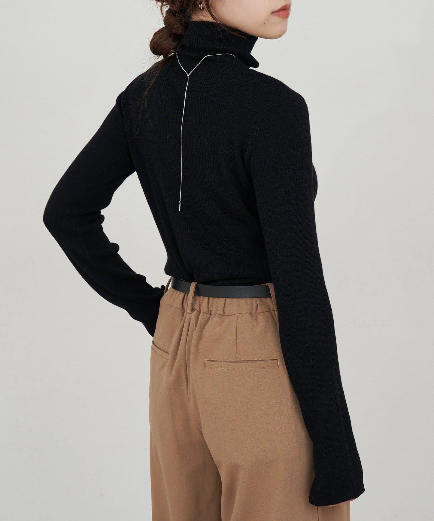 高領羅紋針織衫