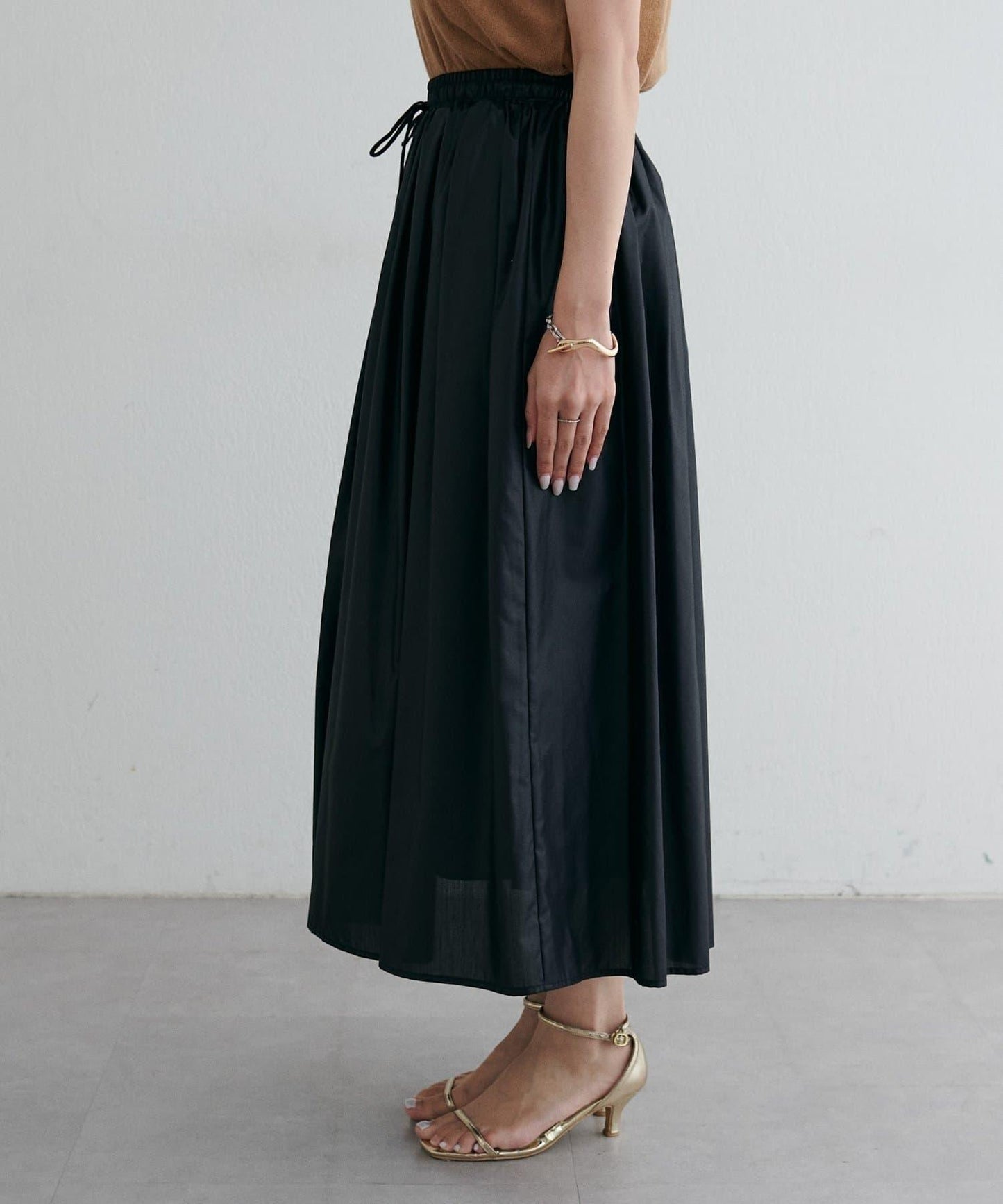 【LARUTA】塗層棉質褶皺半身裙