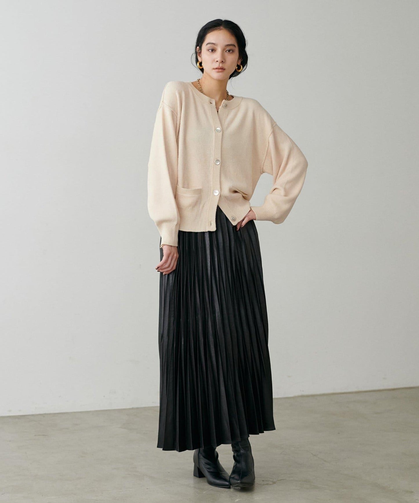 蓬鬆羽毛感針織短款開衫