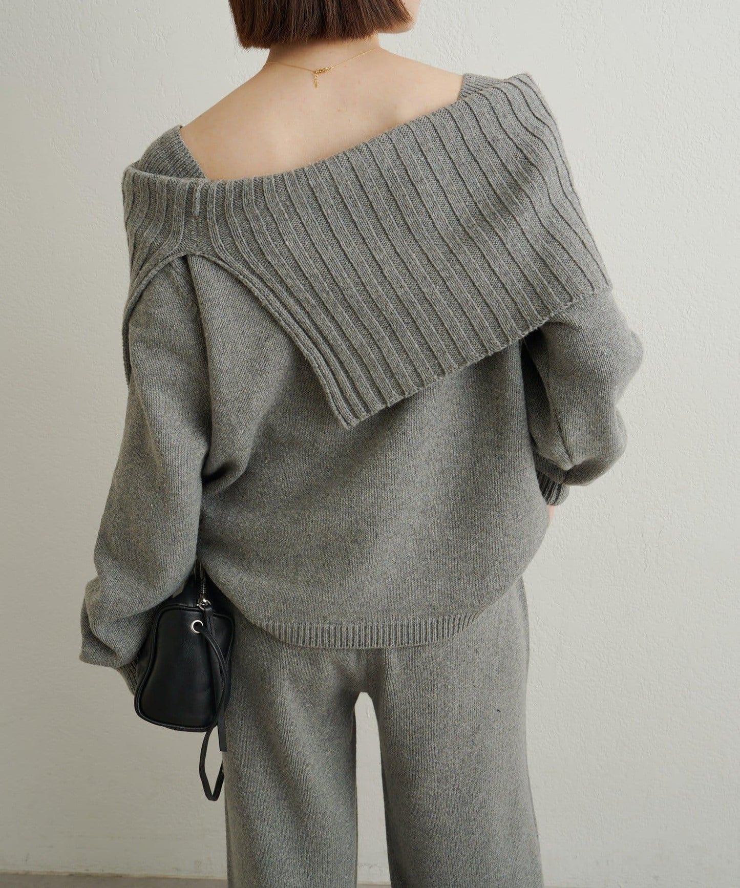 一字肩針織衫