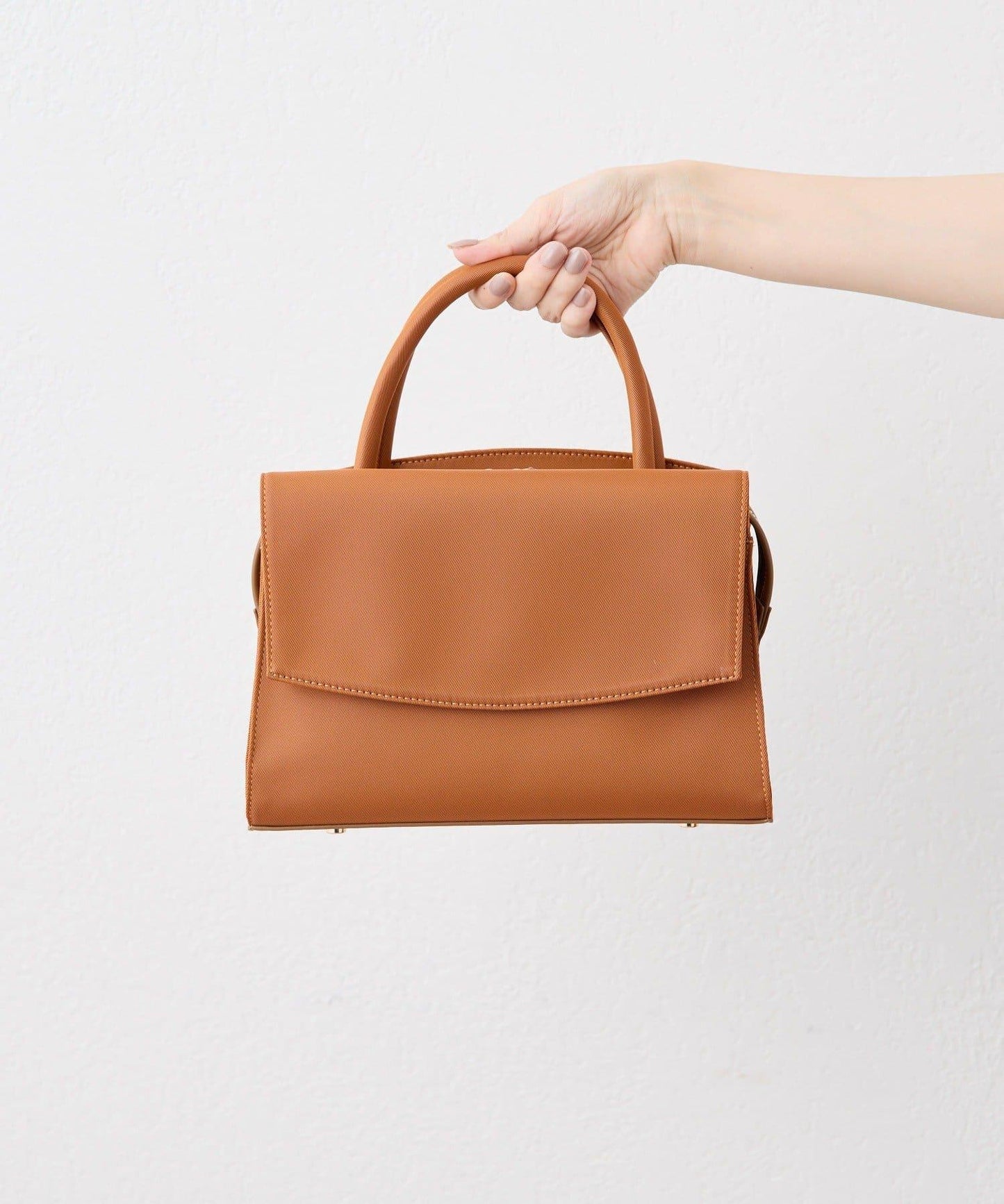 可容納500ml塑料瓶！簡約防潑水托特包S