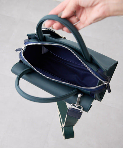 可容納500ml塑料瓶！簡約防潑水托特包S