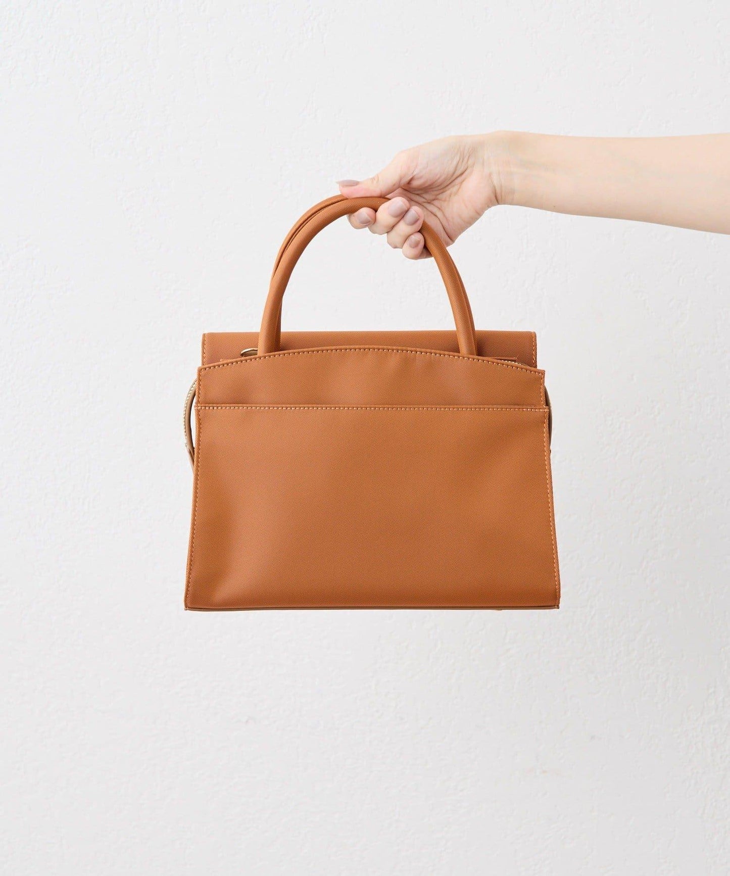 可容納500ml塑料瓶！簡約防潑水托特包S