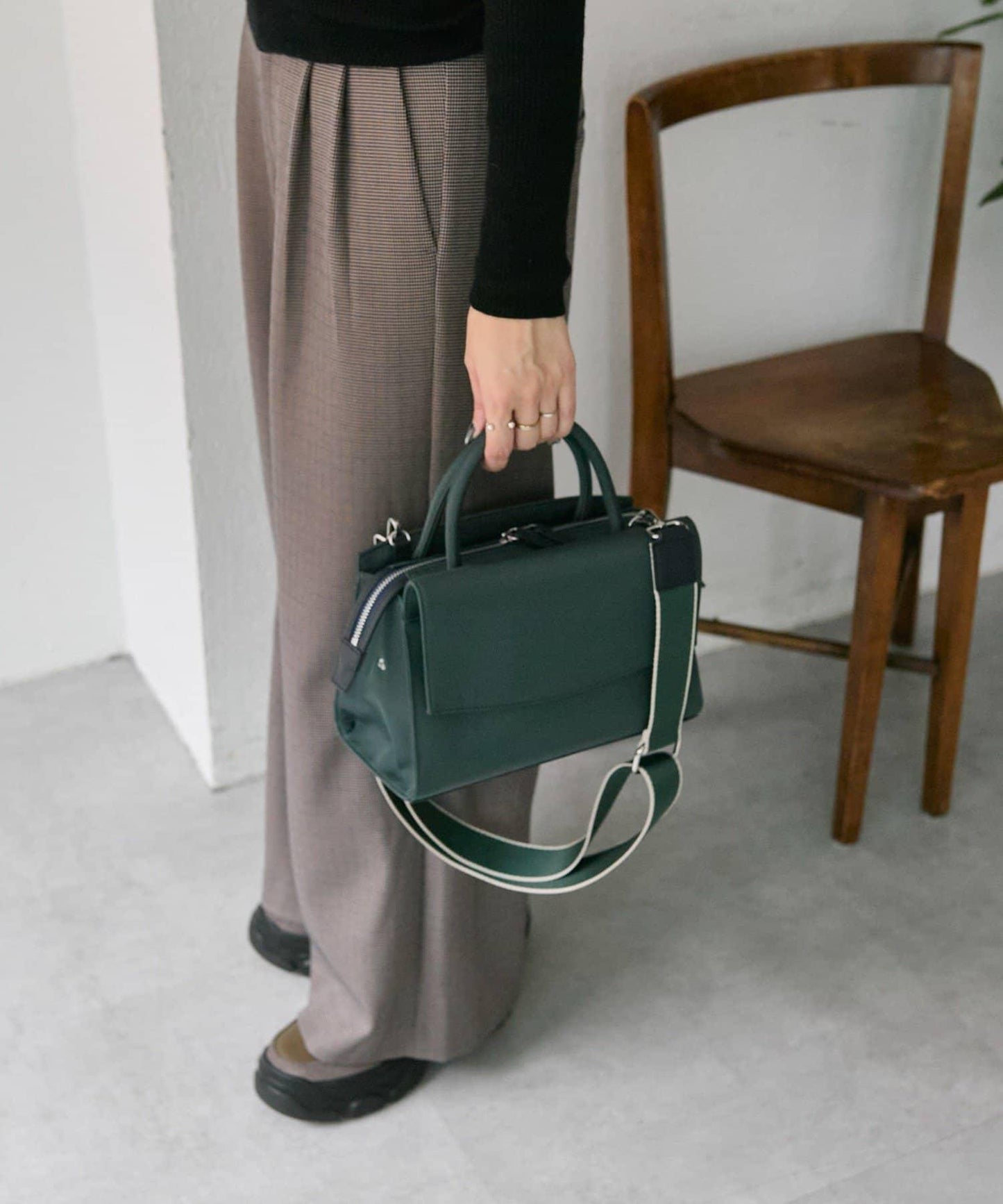 可容納500ml塑料瓶！簡約防潑水托特包S