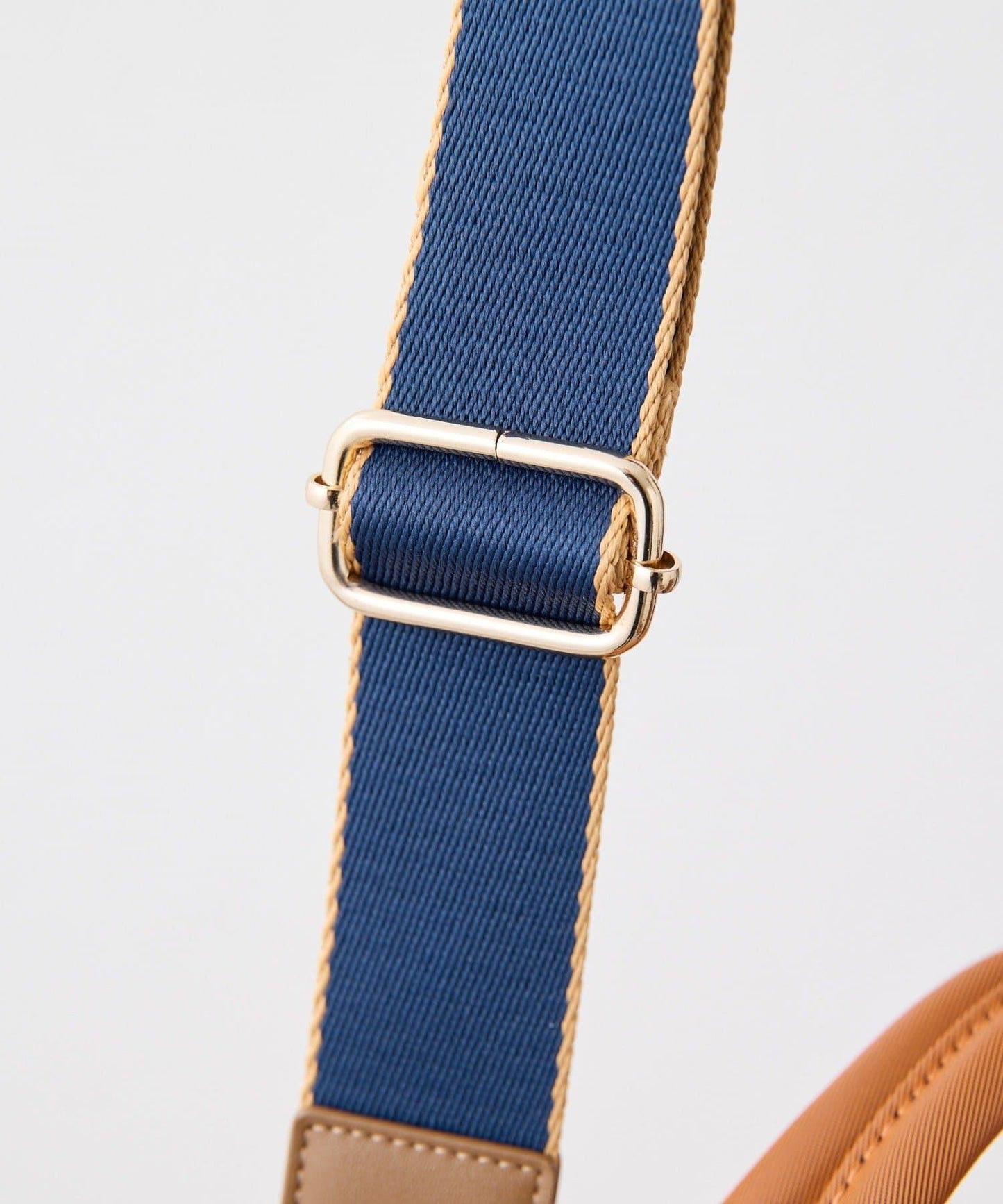 可容納500ml塑料瓶！簡約防潑水托特包S