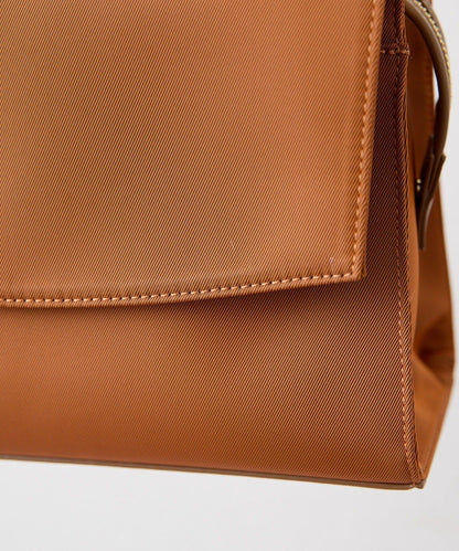 可容納500ml塑料瓶！簡約防潑水托特包S