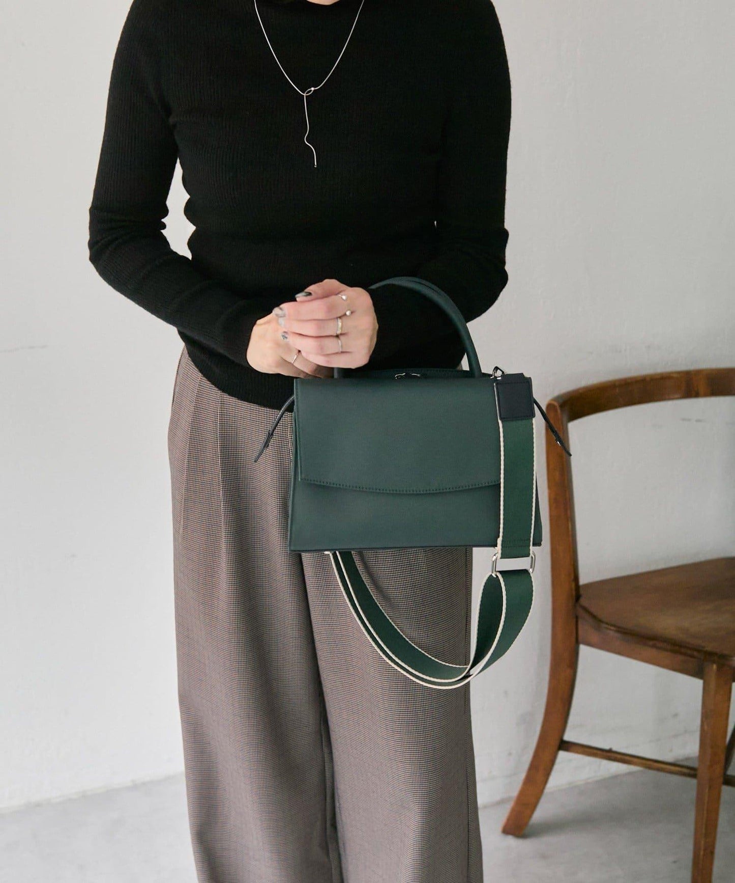 可容納500ml塑料瓶！簡約防潑水托特包S