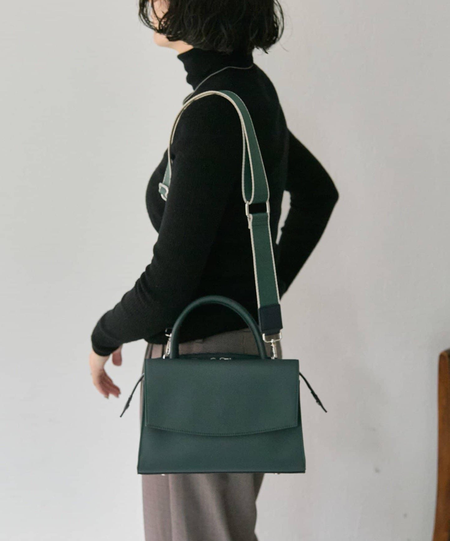 可容納500ml塑料瓶！簡約防潑水托特包S