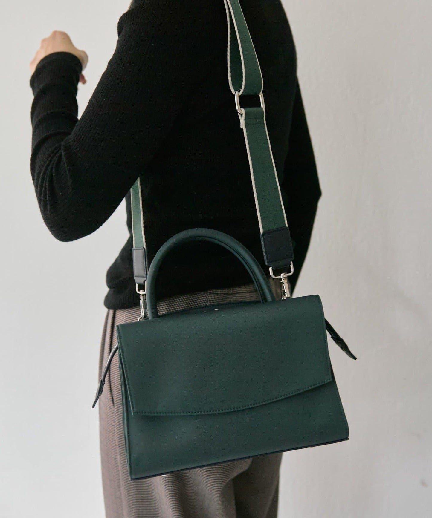 可容納500ml塑料瓶！簡約防潑水托特包S