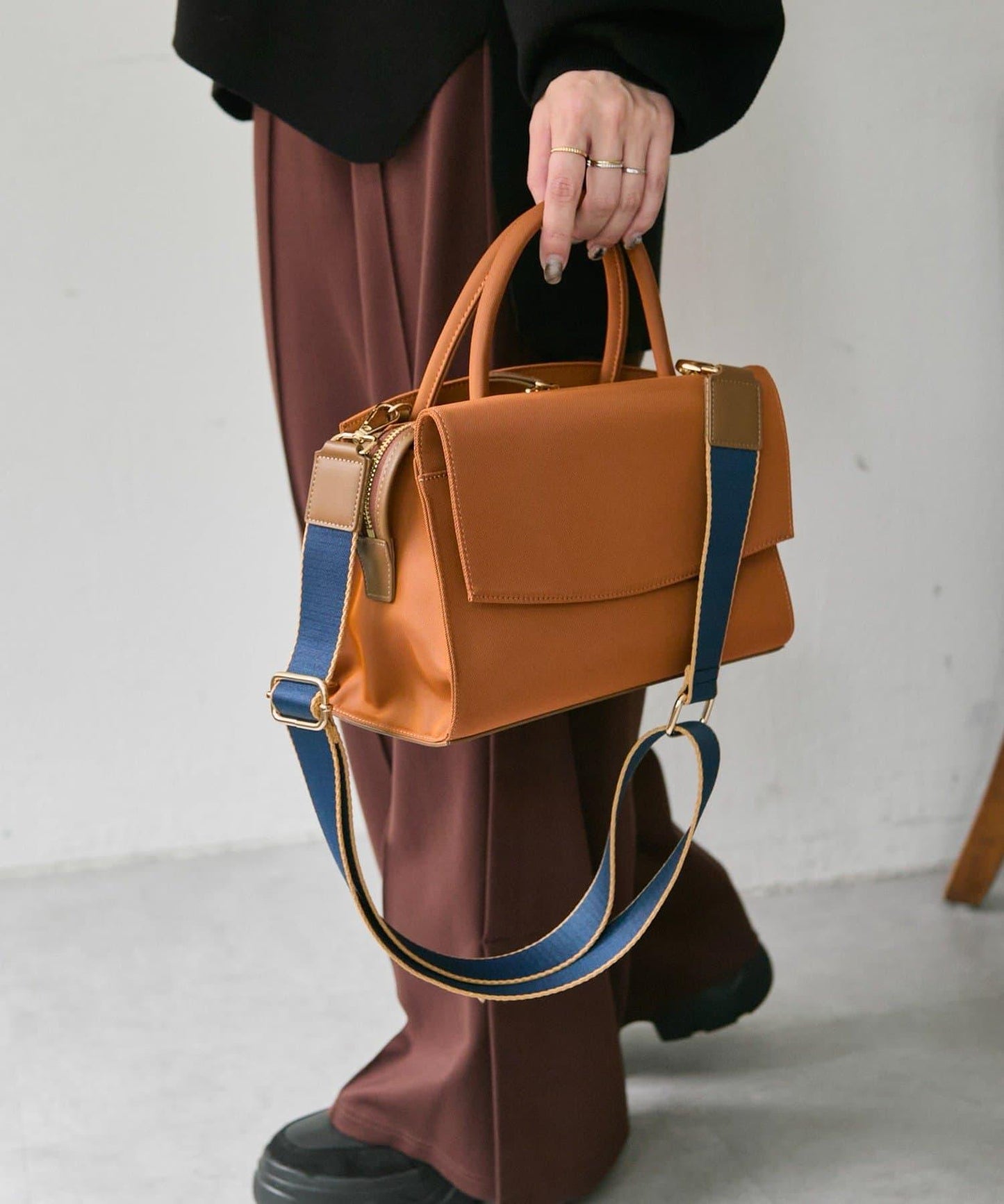 可容納500ml塑料瓶！簡約防潑水托特包S