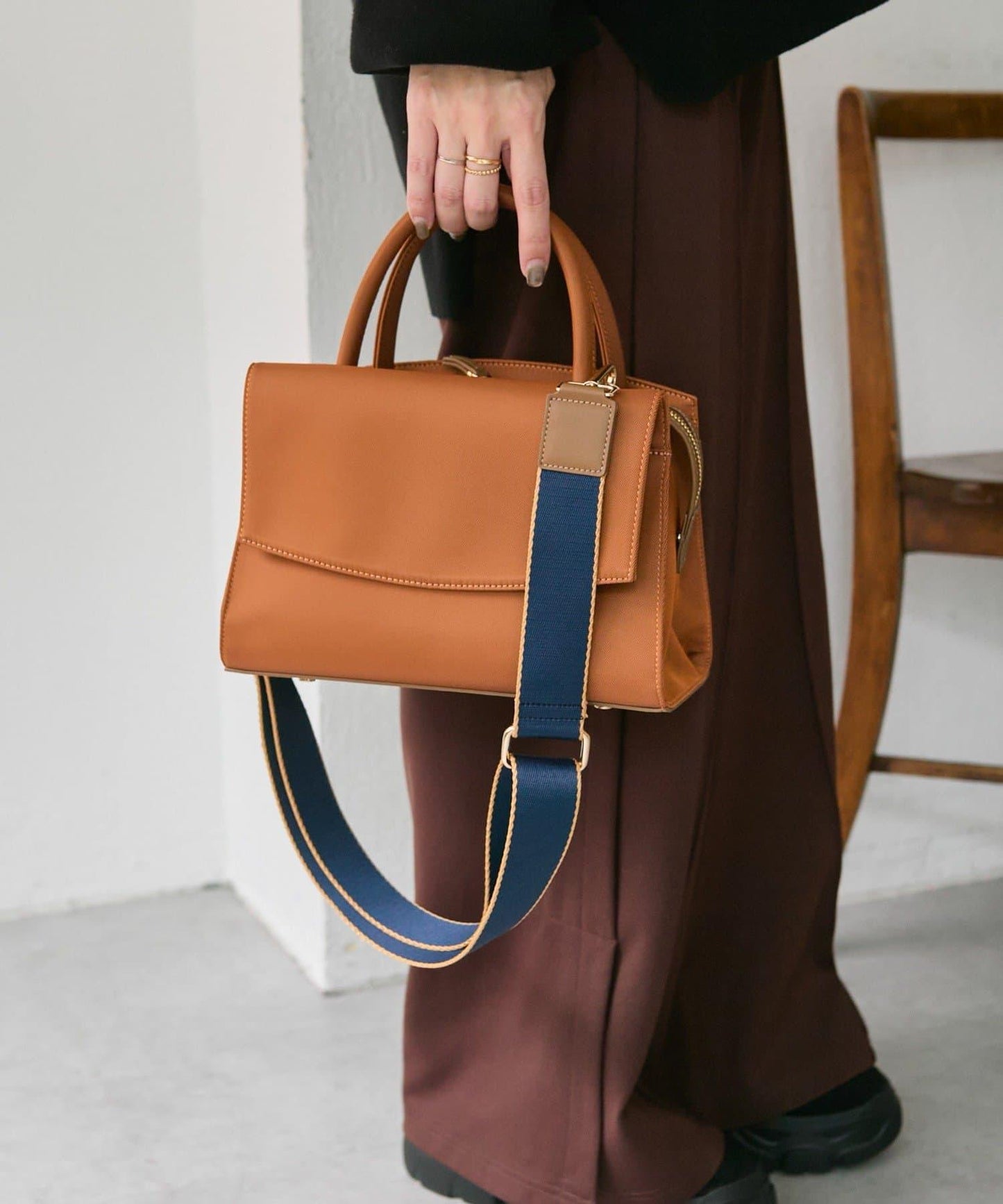 可容納500ml塑料瓶！簡約防潑水托特包S