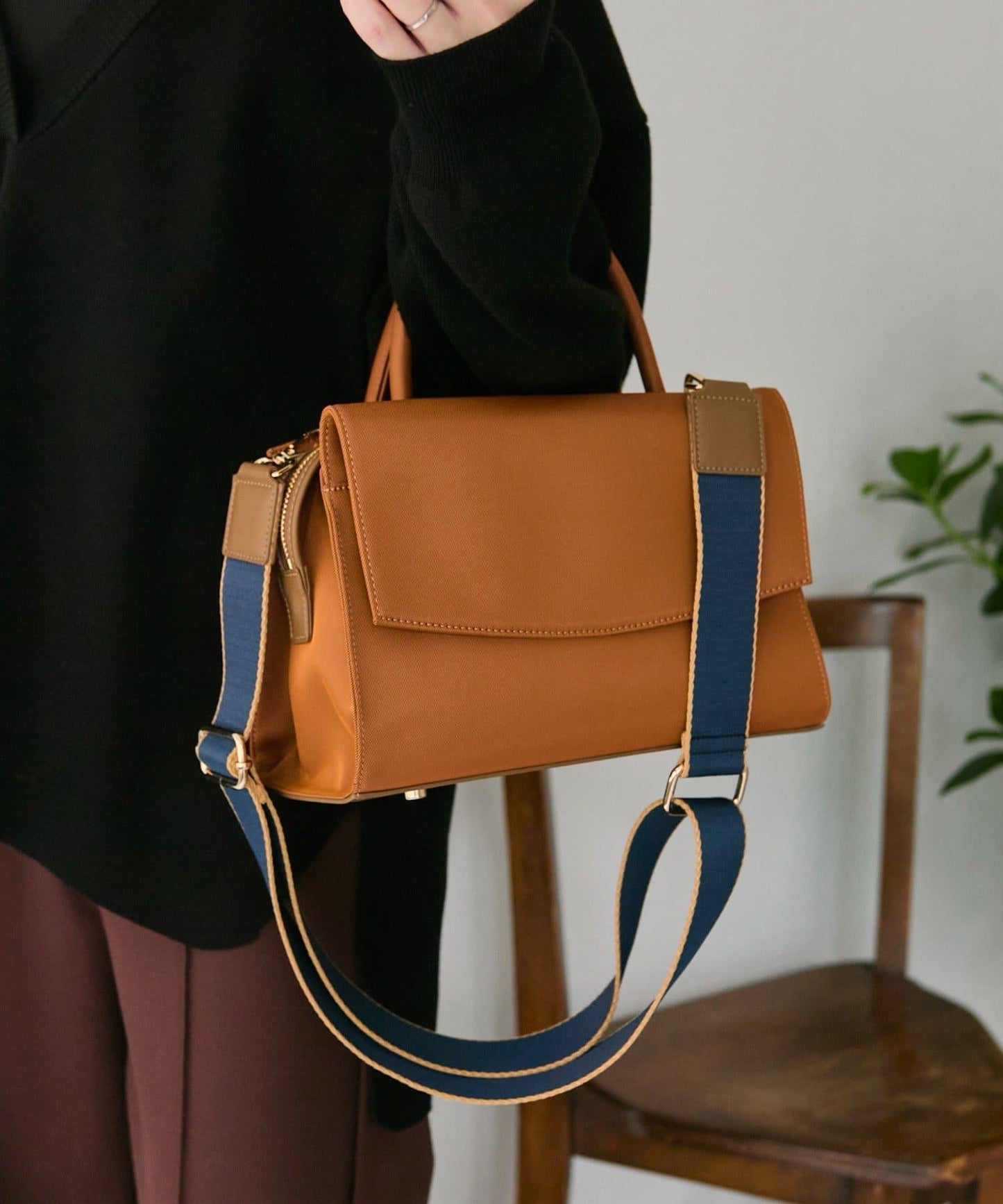 可容納500ml塑料瓶！簡約防潑水托特包S