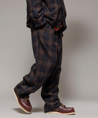 寬鬆版型水洗羊毛混紡法蘭絨長褲