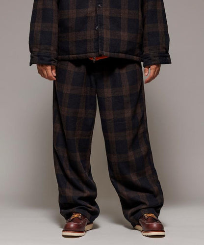 寬鬆版型水洗羊毛混紡法蘭絨長褲