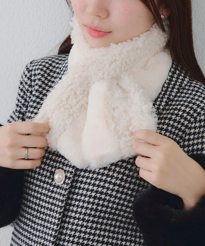 貴賓犬×仿毛拼接圍巾