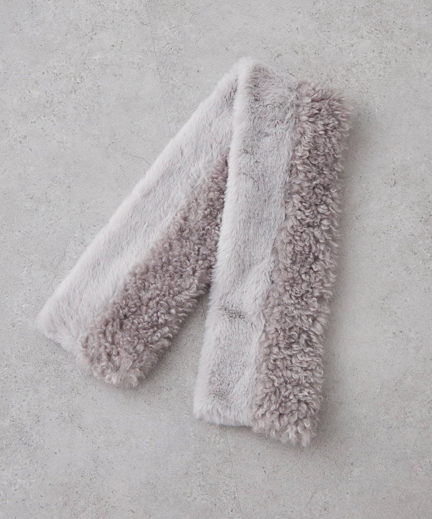 貴賓犬×仿毛拼接圍巾