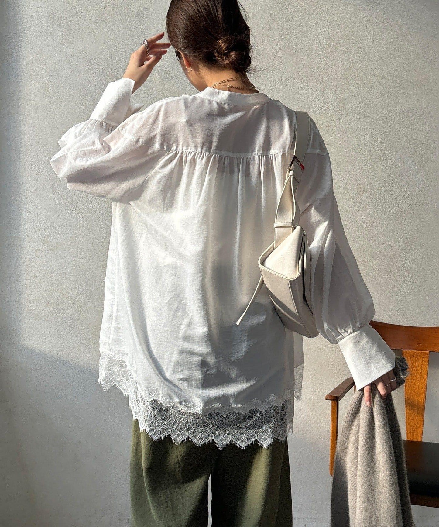 蕾絲拼接長款上衣