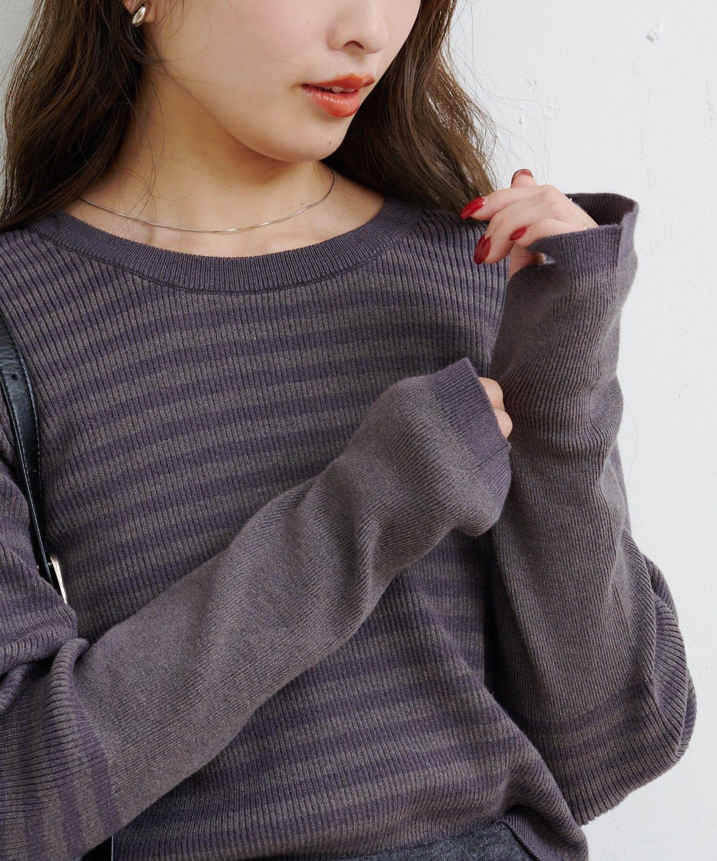 B條紋指洞針織上衣