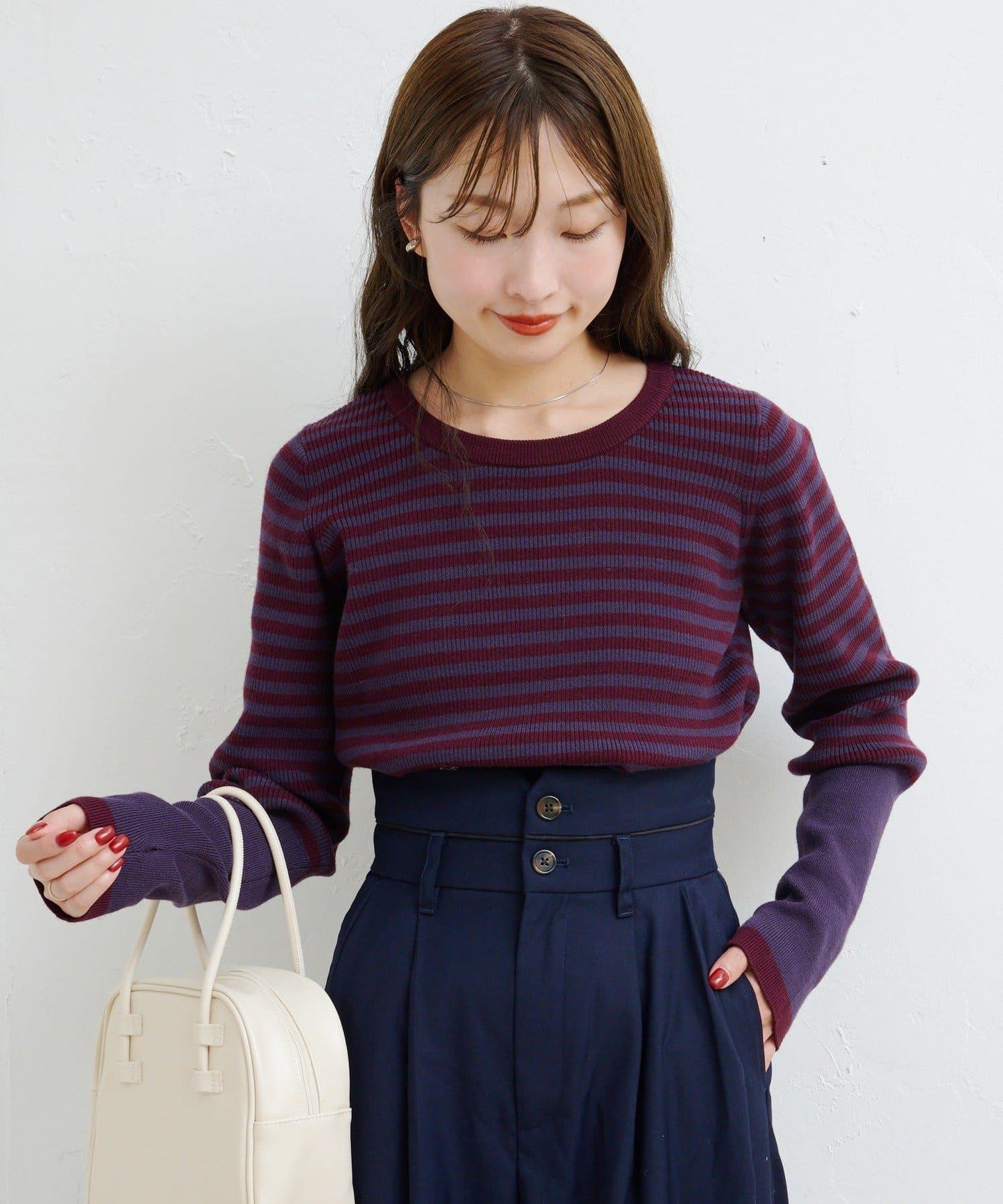 B條紋指洞針織上衣