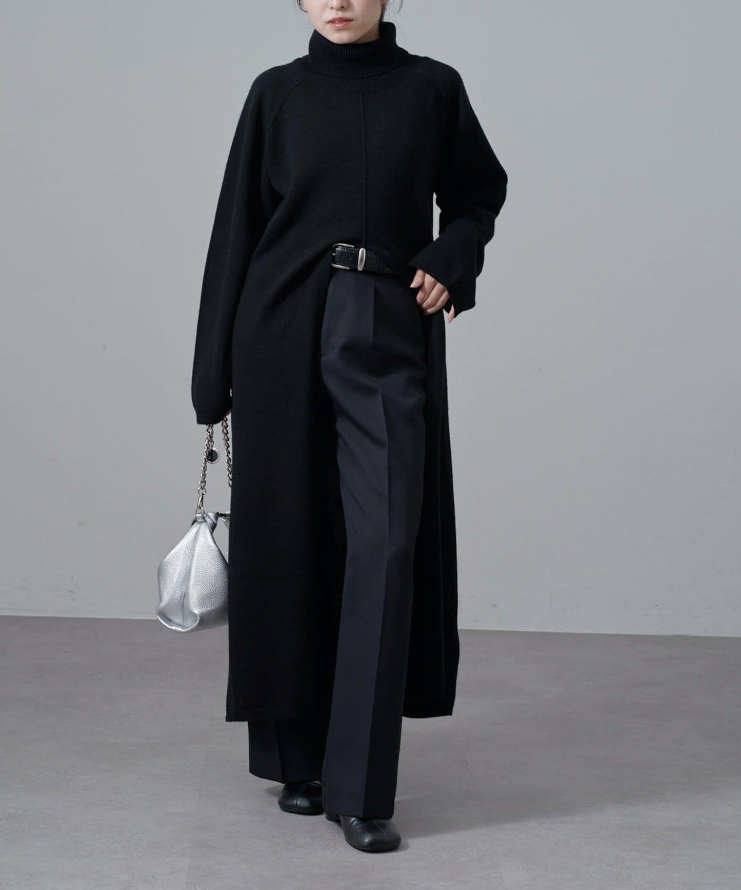 高領前開叉長款連衣裙