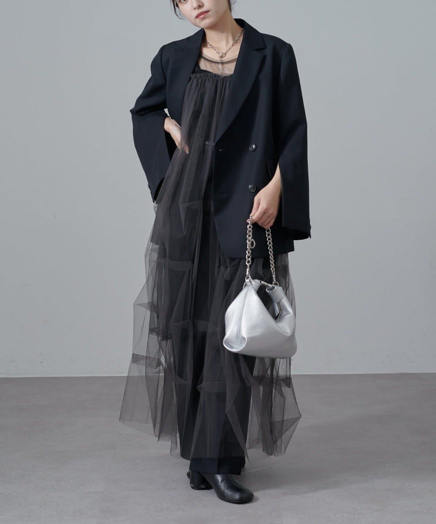 軟紗泡泡袖連衣裙