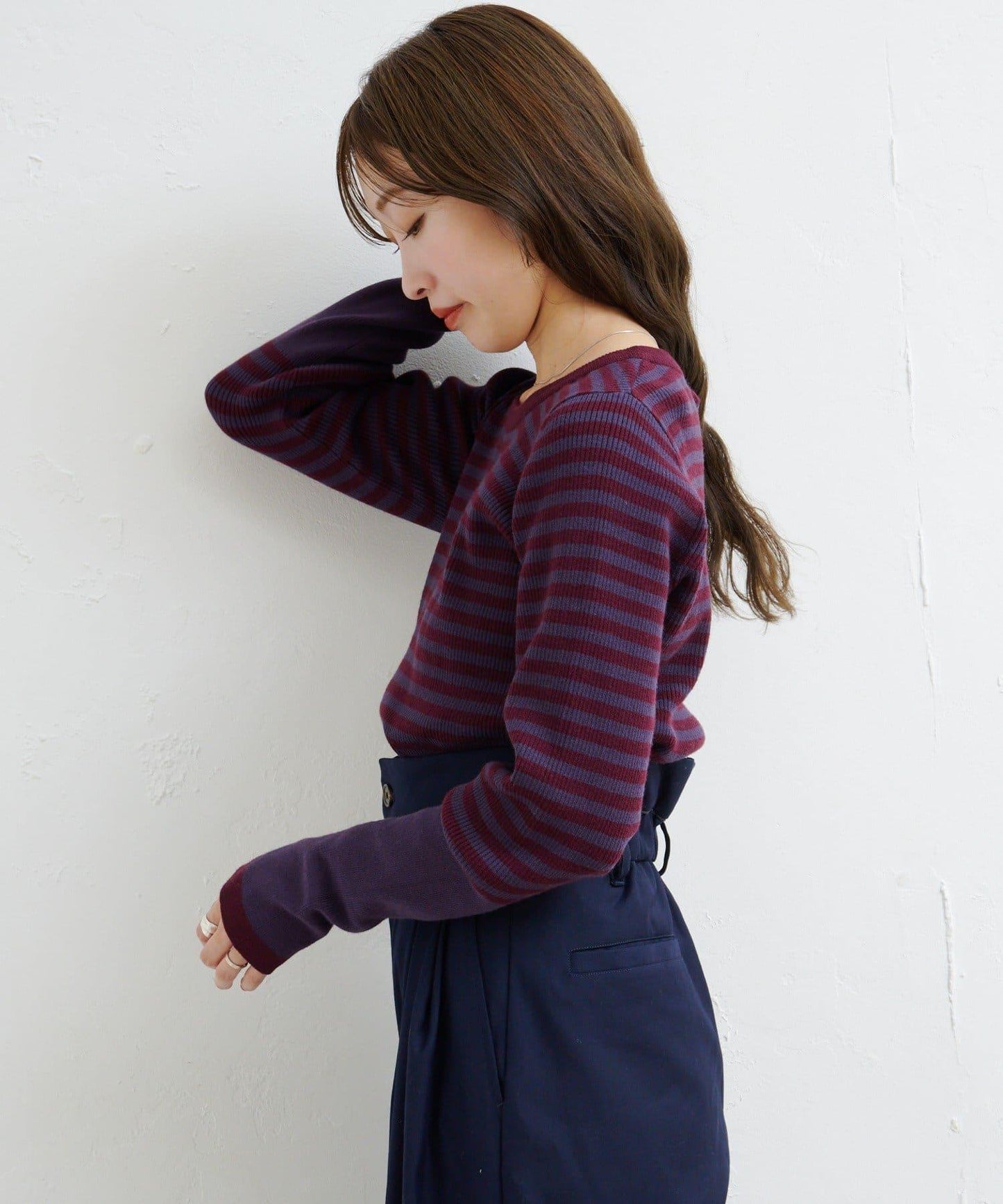 B條紋指洞針織上衣