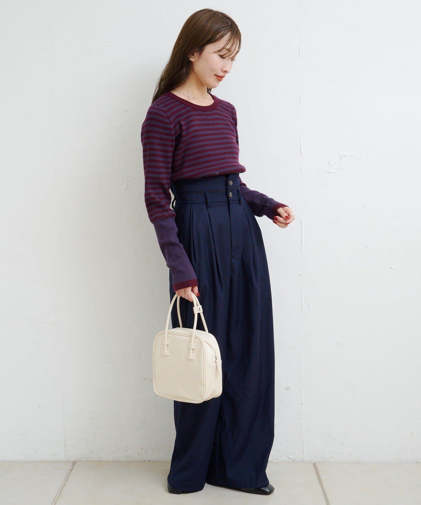 B條紋指洞針織上衣