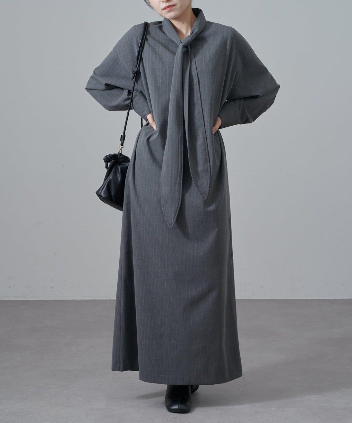 條紋蝴蝶結領連衣裙