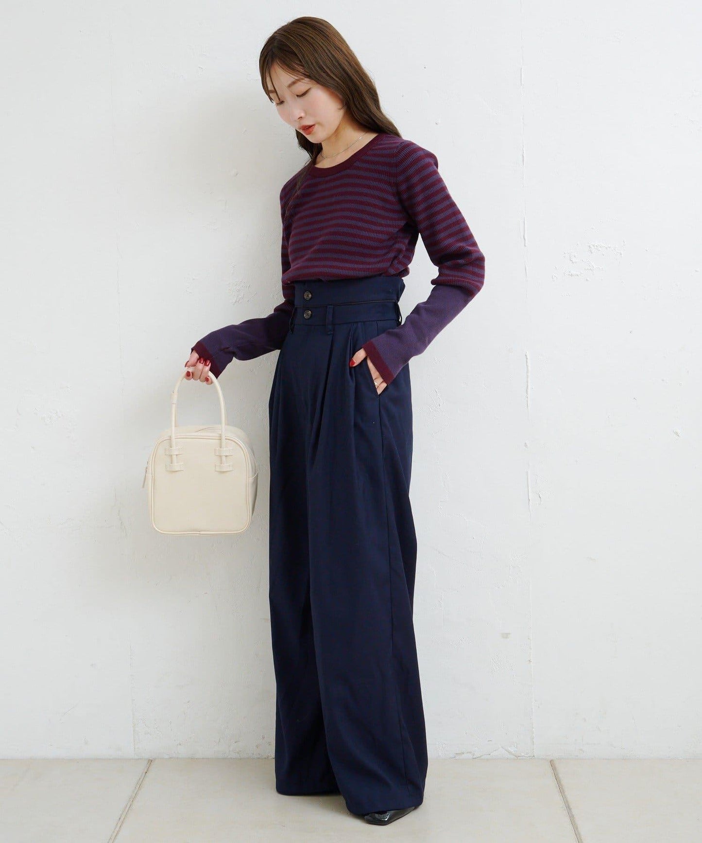 B條紋指洞針織上衣