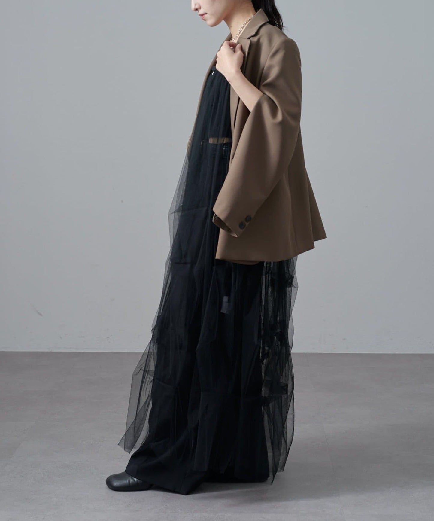 軟紗泡泡袖連衣裙