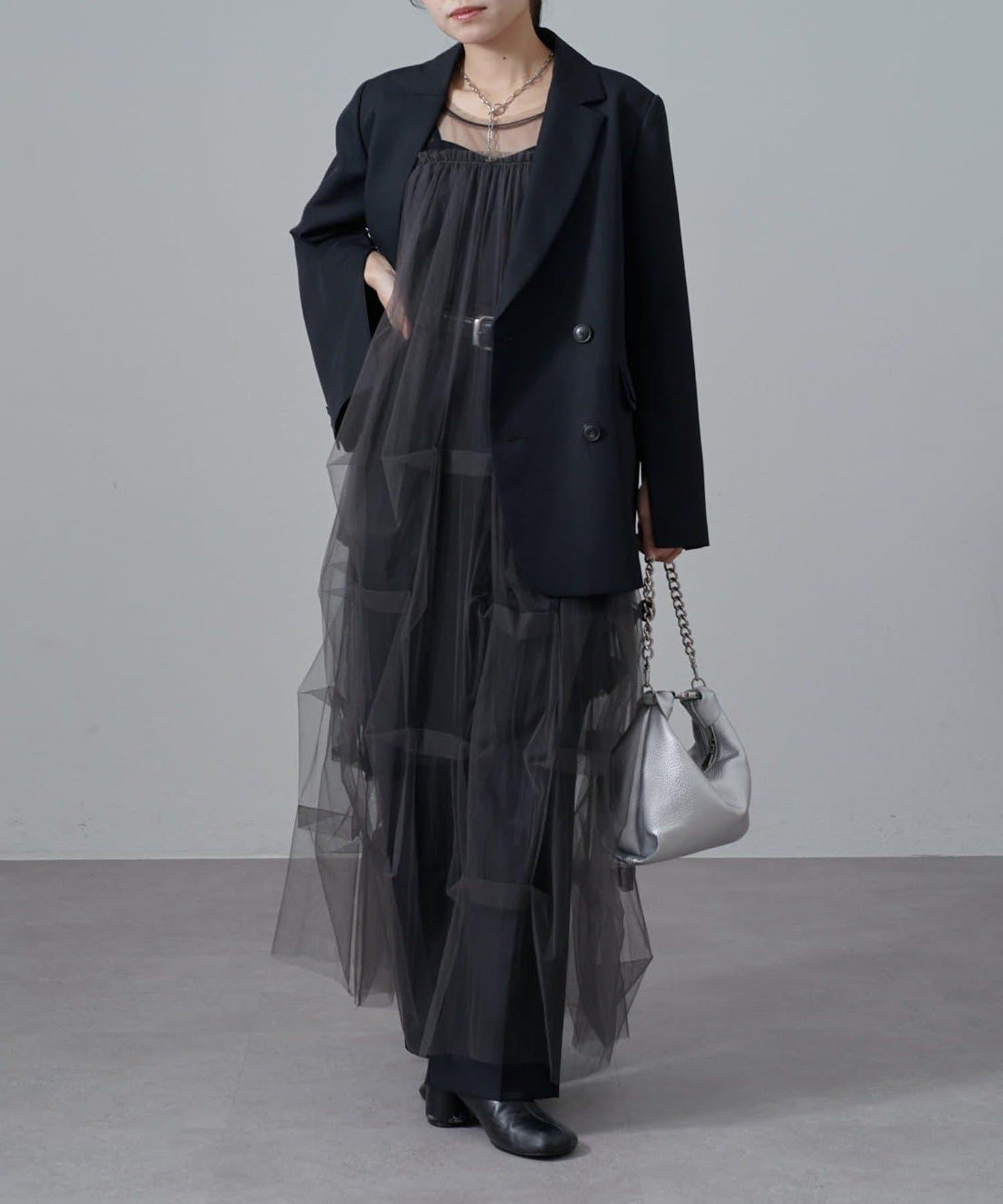 軟紗泡泡袖連衣裙