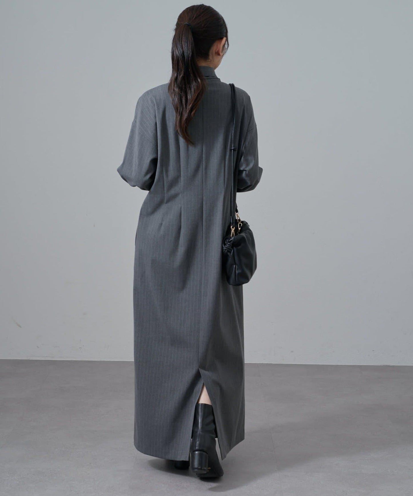 條紋蝴蝶結領連衣裙