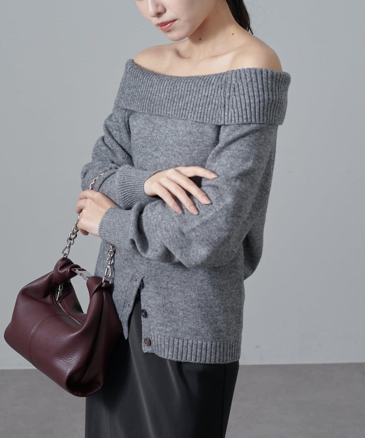 一字肩下襬設計針織套頭衫