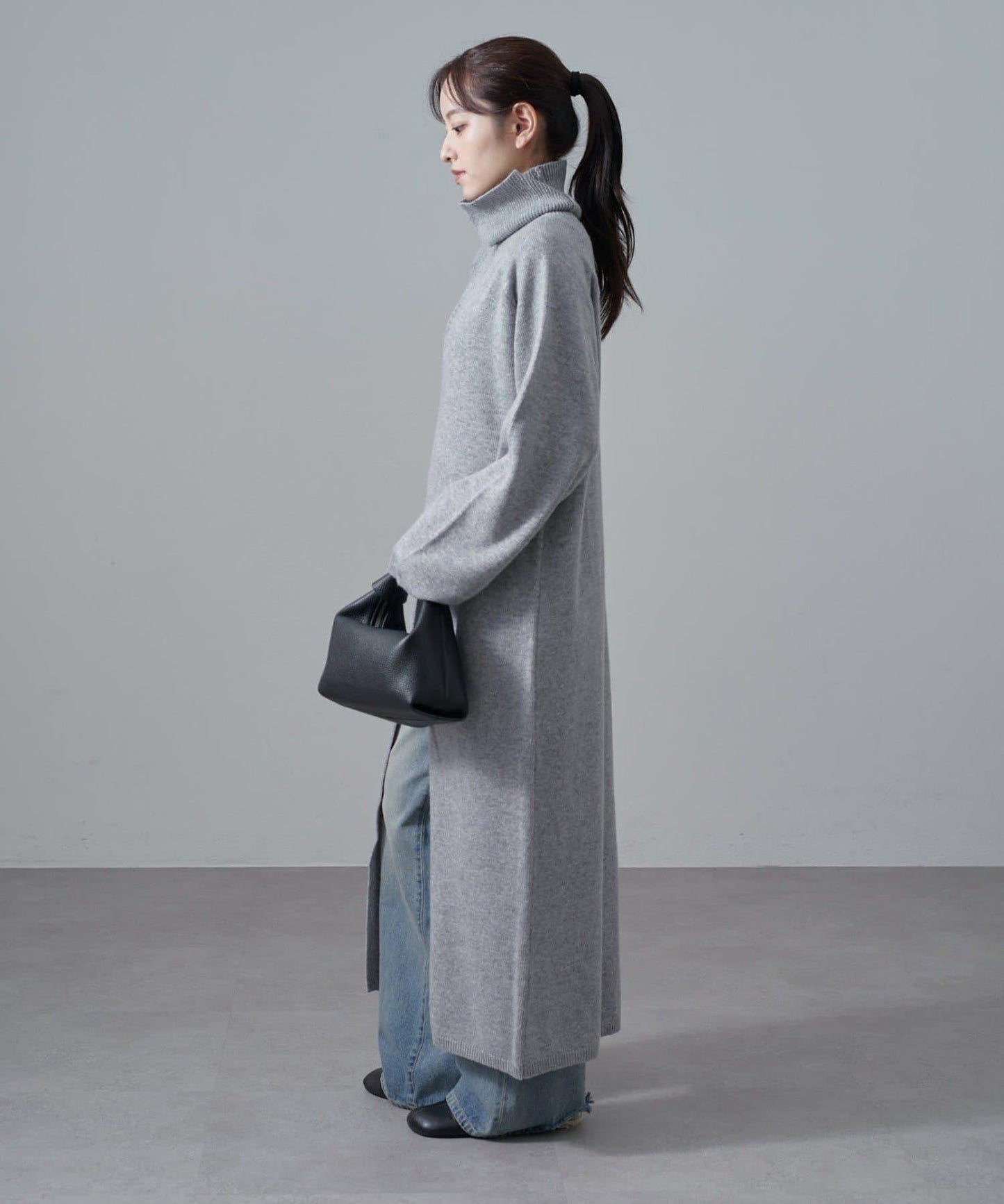 高領前開叉長款連衣裙