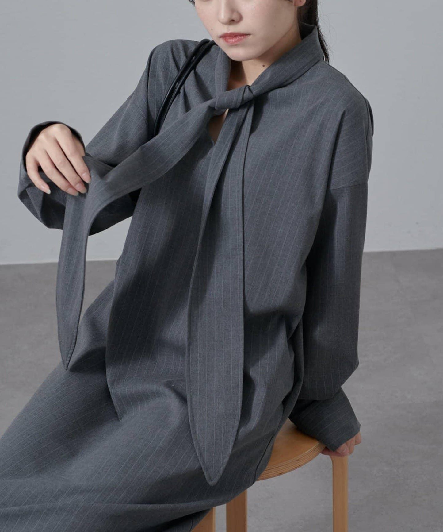 條紋蝴蝶結領連衣裙