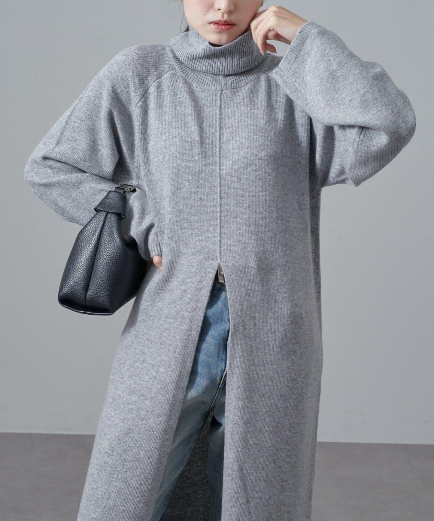 高領前開叉長款連衣裙