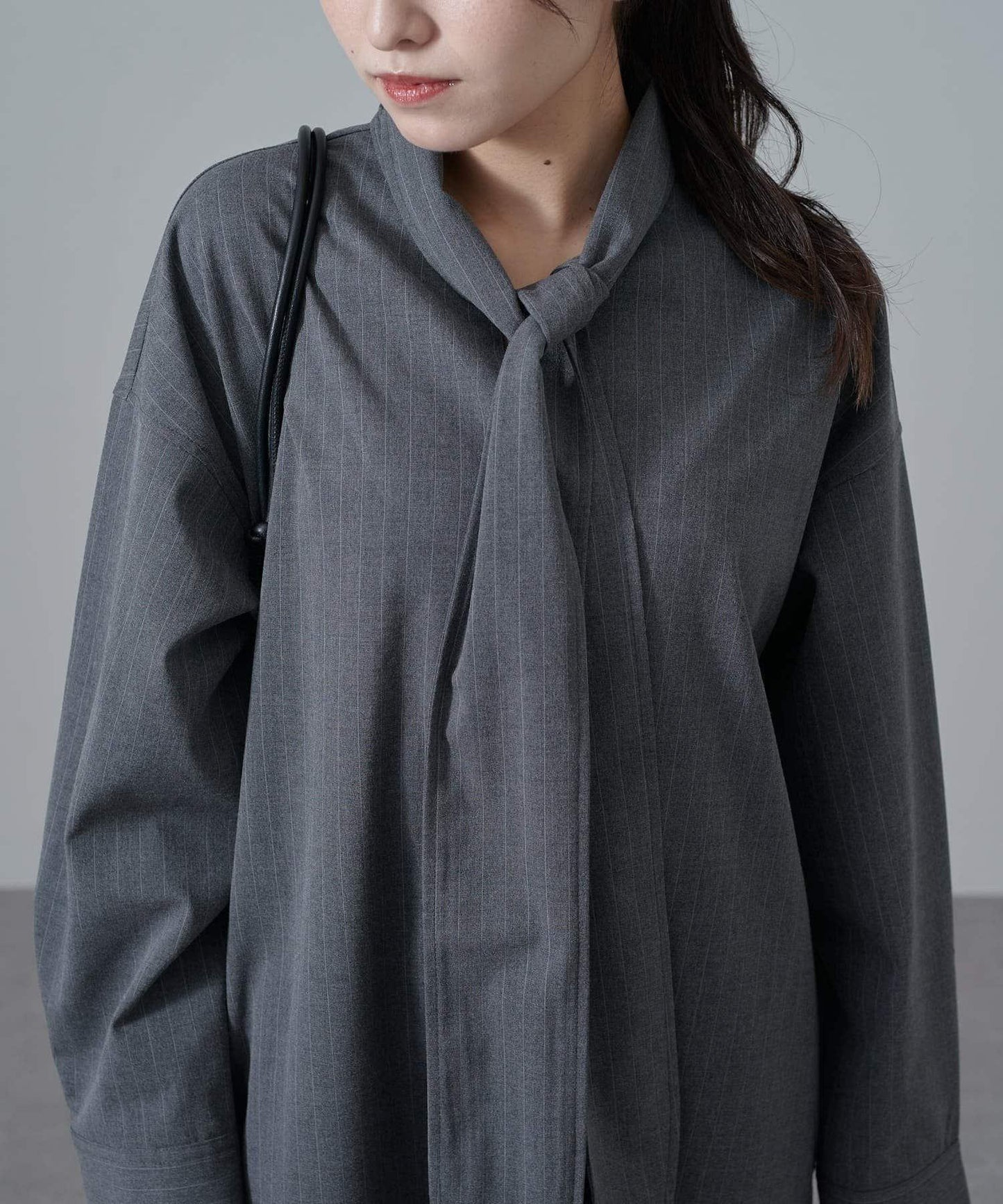 條紋蝴蝶結領連衣裙