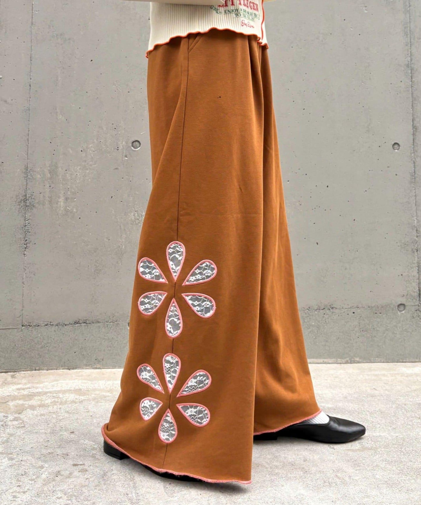 H.S花卉剪裁寬鬆衛褲