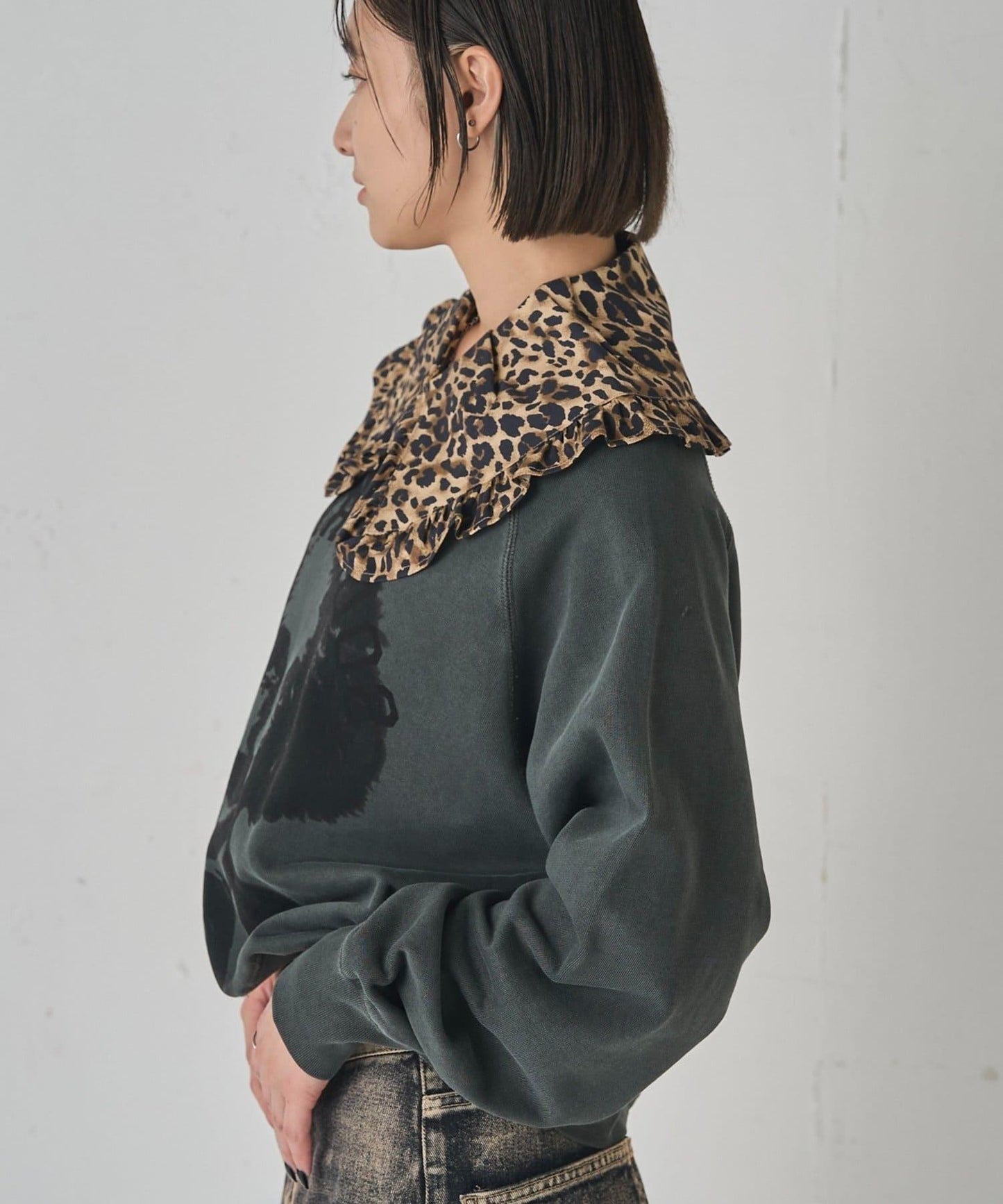 【WHO'S WHO gallery】拼色荷葉邊可拆卸領