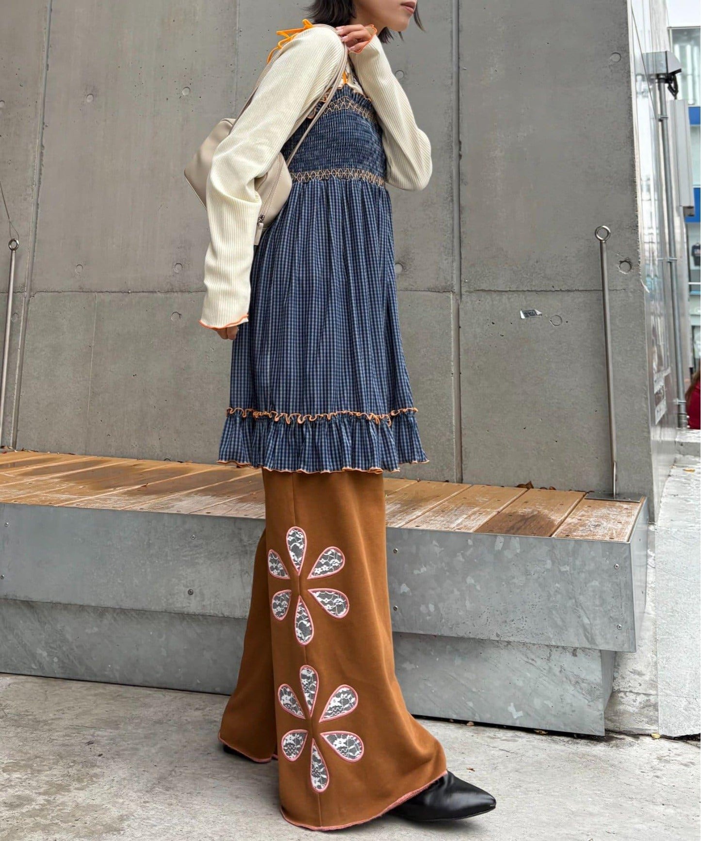 H.S花卉剪裁寬鬆衛褲