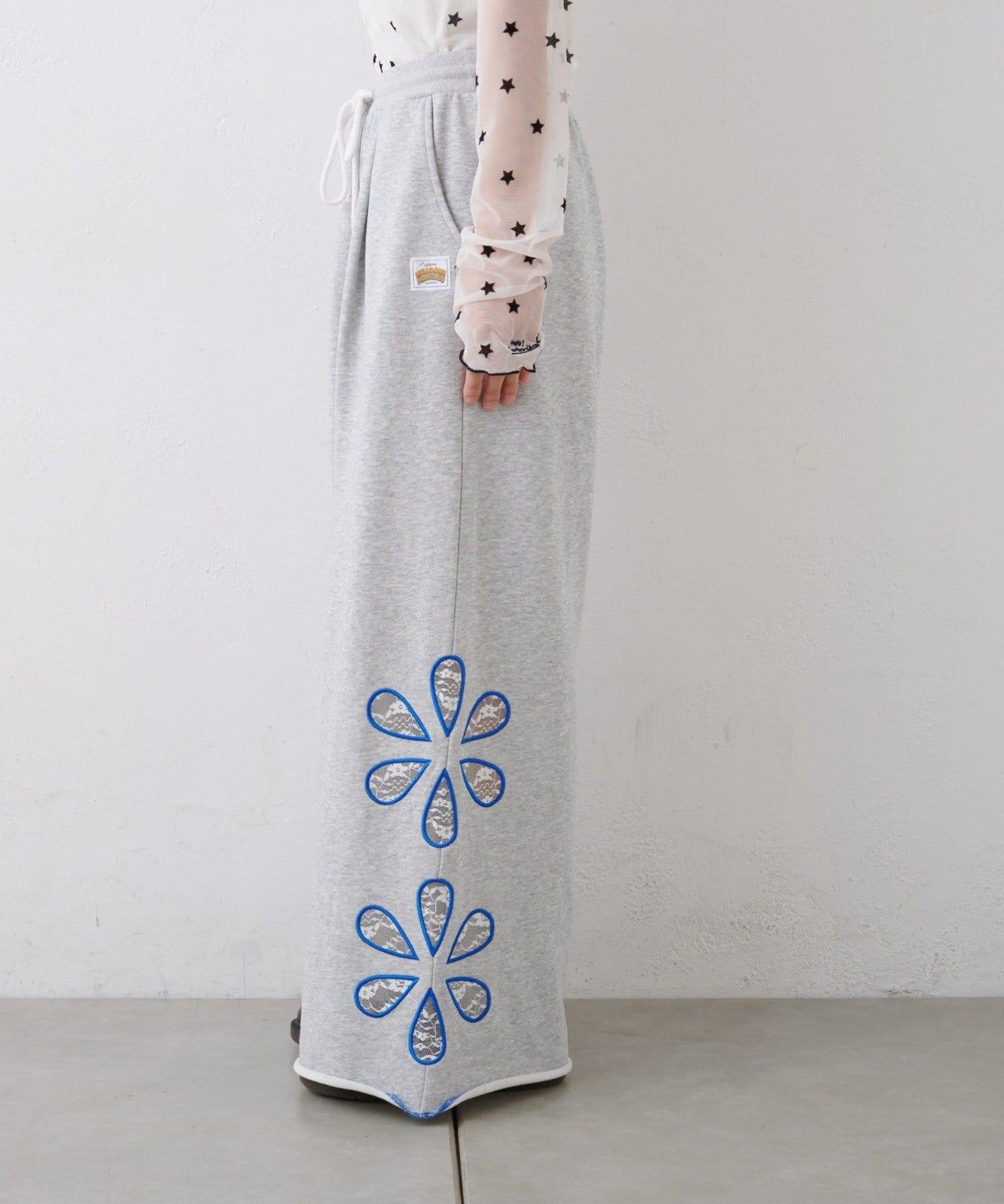 H.S花卉剪裁寬鬆衛褲