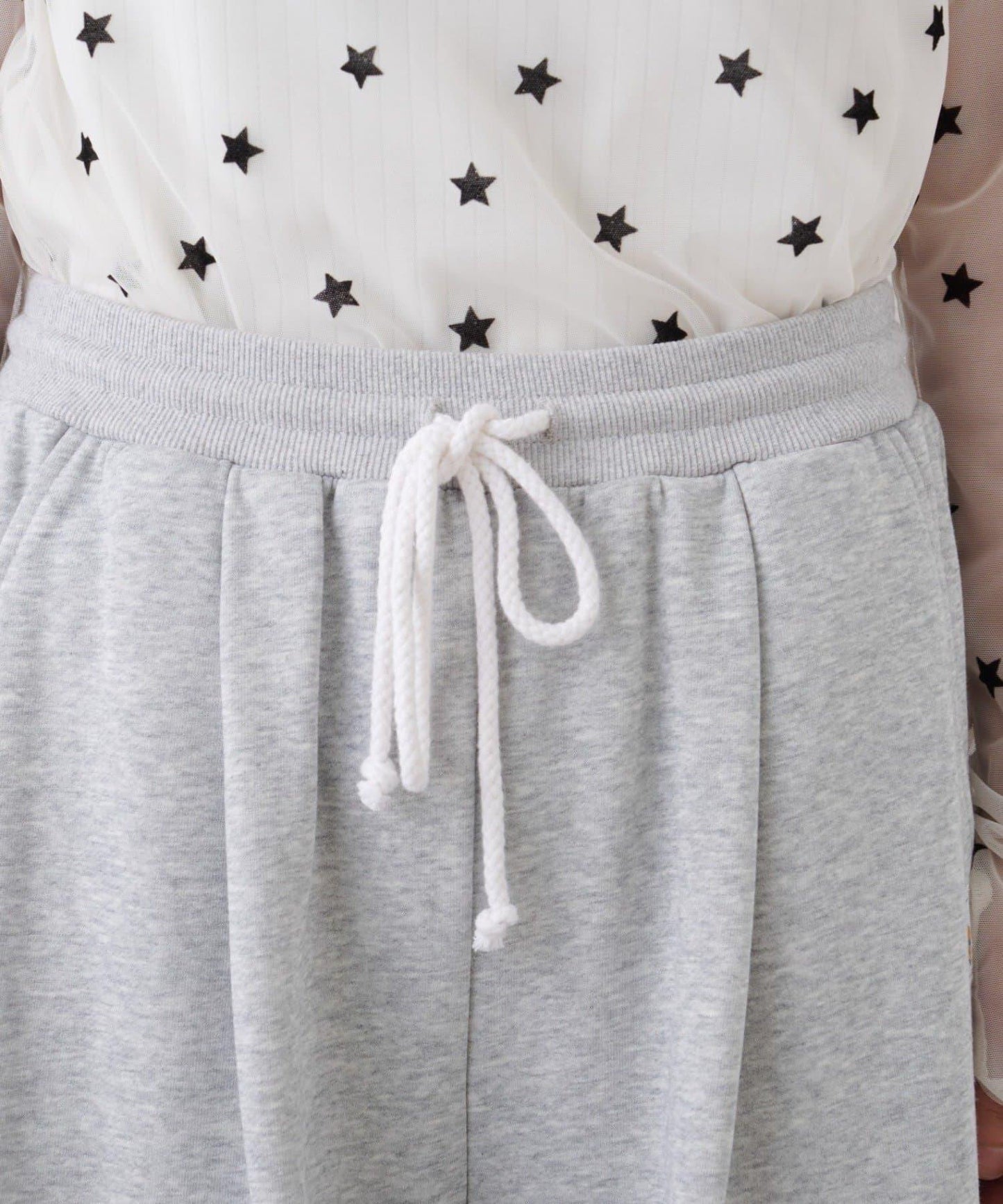 H.S花卉剪裁寬鬆衛褲