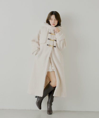 【SALON by Chico】短款羊羔絨連帽長款牛角扣大衣