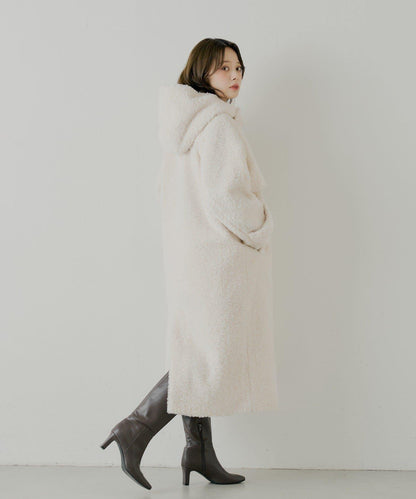 【SALON by Chico】短款羊羔絨連帽長款牛角扣大衣