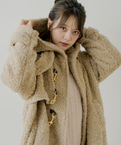 【SALON by Chico】短款羊羔絨連帽長款牛角扣大衣