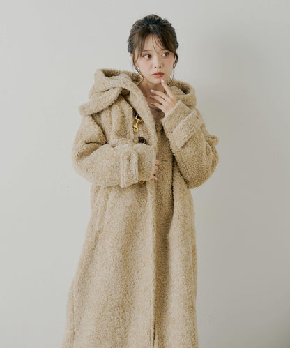 【SALON by Chico】短款羊羔絨連帽長款牛角扣大衣